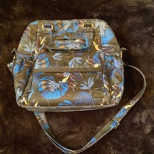 Botanical Black Lug Canter